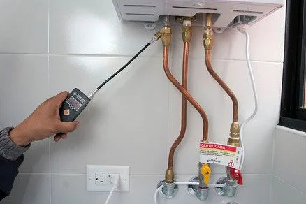 Conectando un calentador de gas natural a gas LP: ¿Qué sucede?