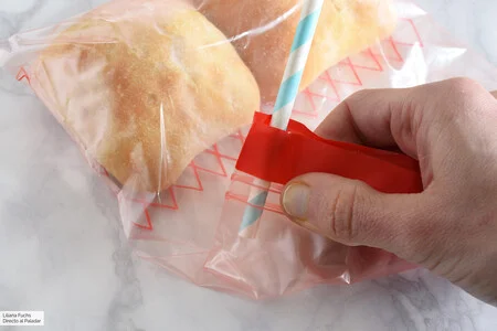 Evita que las bolsas se peguen en el congelador con estos trucos sencillos