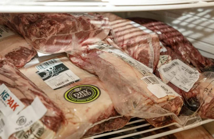 ¿Cuánto tiempo puede la carne durar en un congelador de cuatro estrellas?