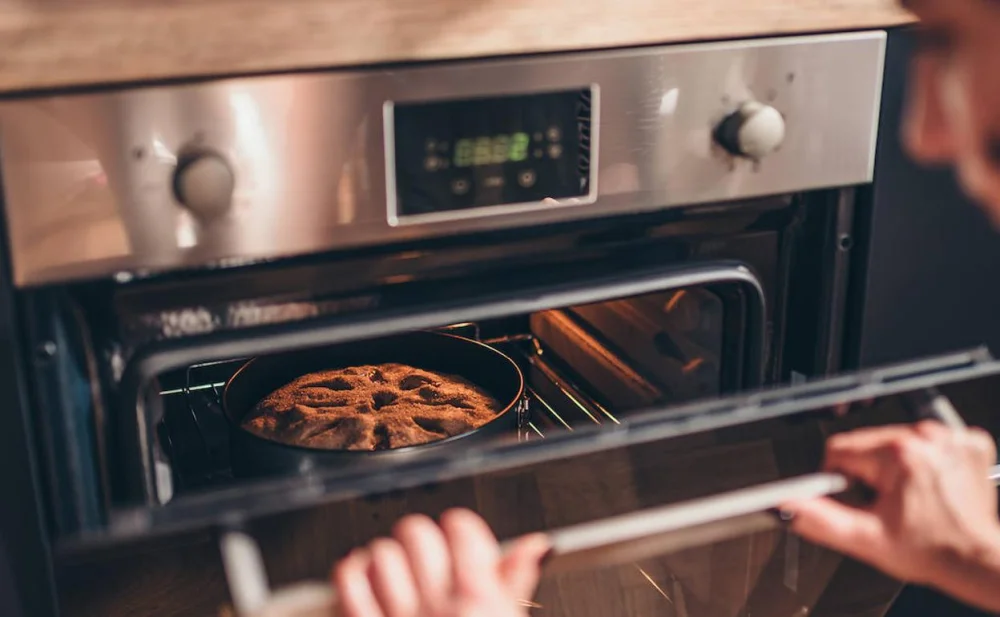 Conoce las horas más económicas para encender el horno