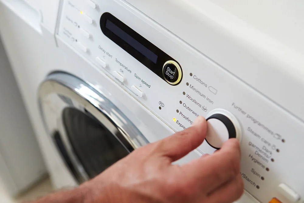 Lavadora digital vs. de perilla: ¿Cuál elegir para tu hogar?