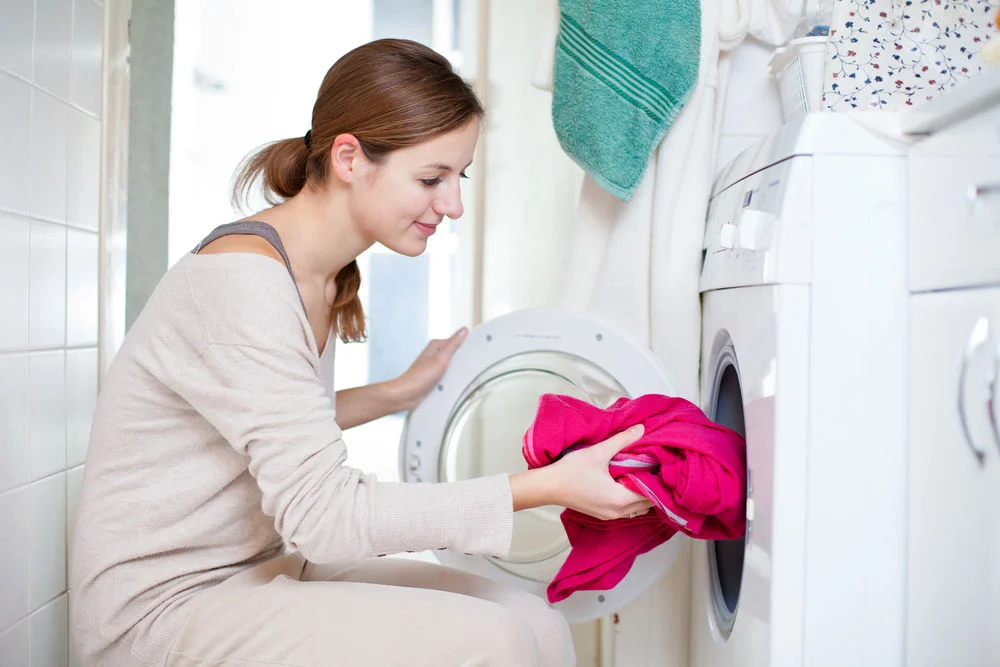 5 alternativas para lavar tu ropa en la lavadora sin detergente