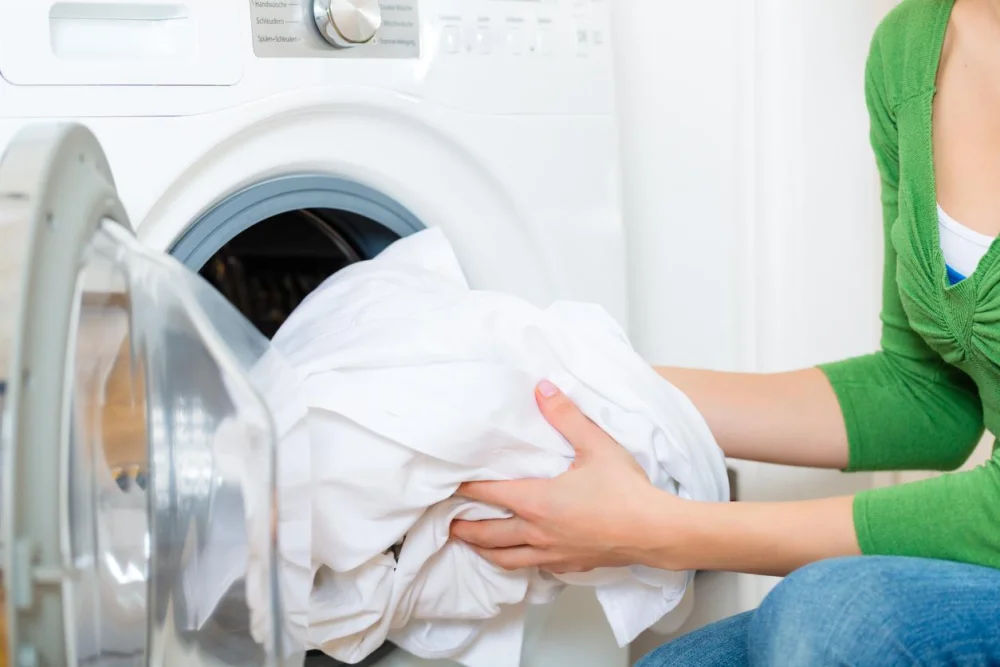 Trucos para lograr una ropa más blanca en la lavadora