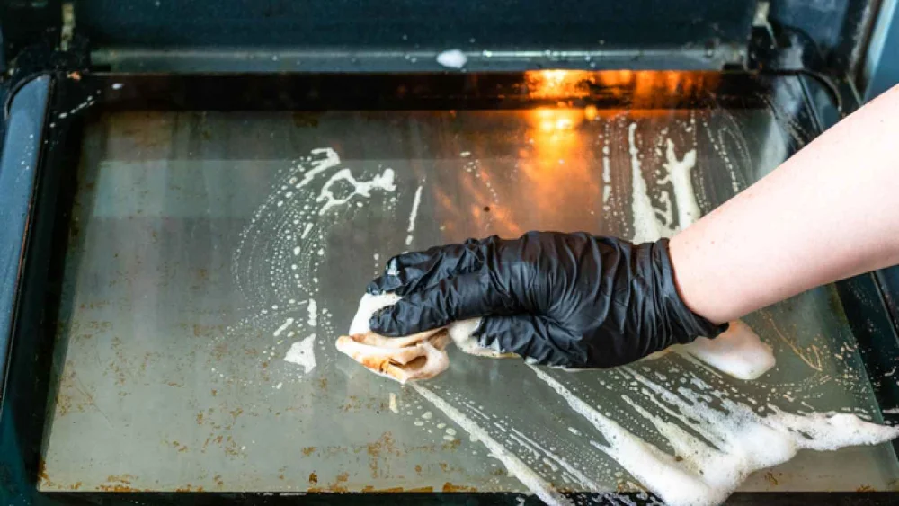 Trucos efectivos para limpiar vidrio horno excesivamente sucio