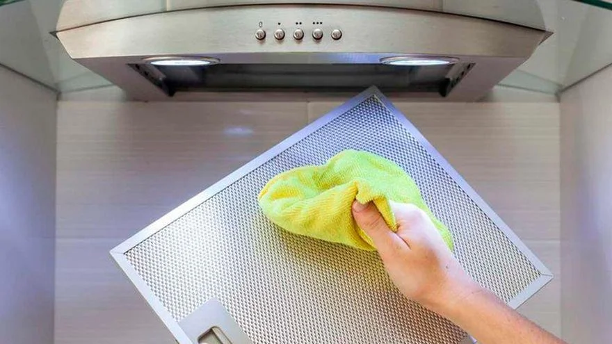 Limpiar la campaña del horno: trucos efectivos para un hogar impecable