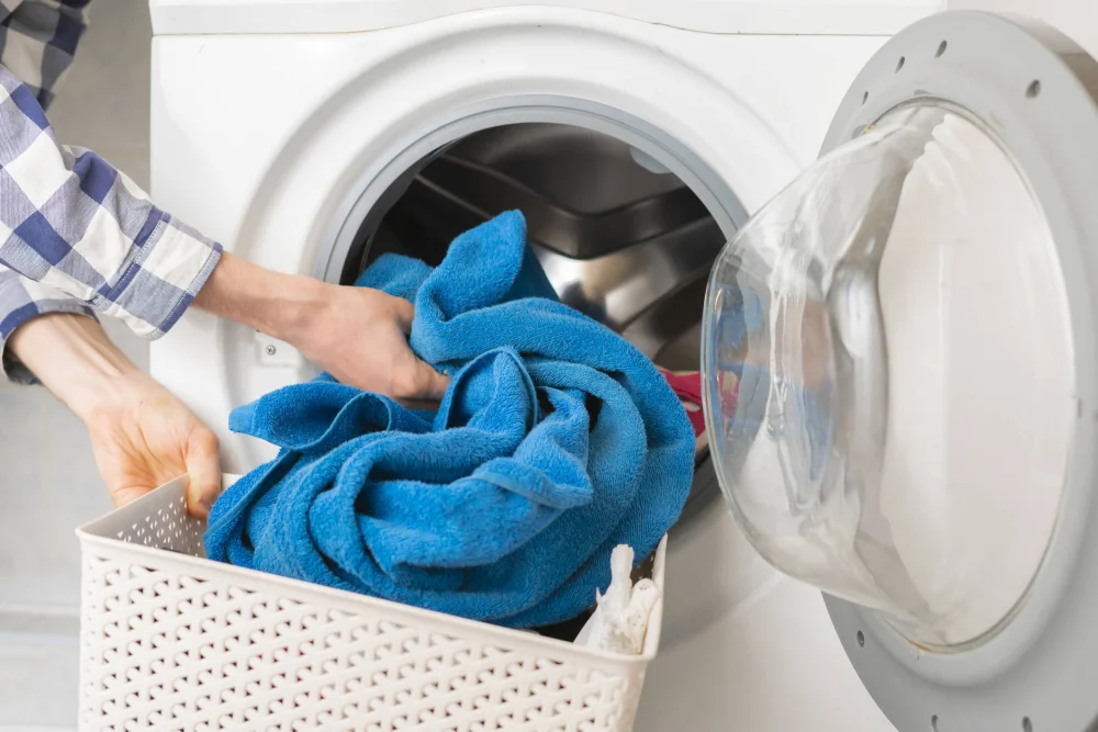 Trucos rápidos para lavar la ropa más eficientemente