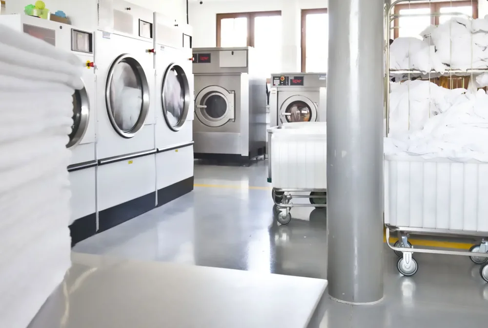 Detergentes utilizados en lavanderías: ¿Cuáles son los más efectivos?