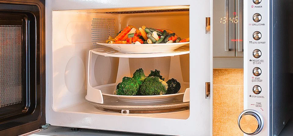 Preparación de alimentos rápidos: conoce el tiempo ideal en el microondas