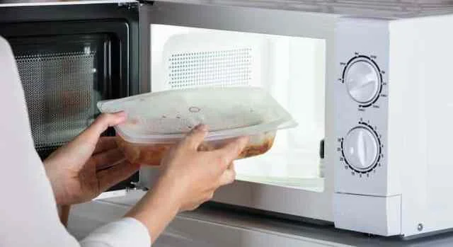 Plásticos no aptos para microondas: conócelos