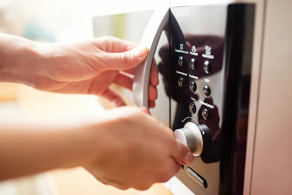 Ventajas del microondas inverter: la clave para una cocción precisa y rápida