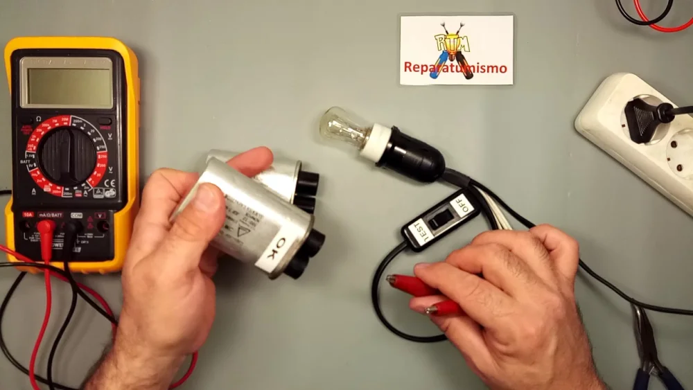 Qué ocurre si el microondas se quema internamente