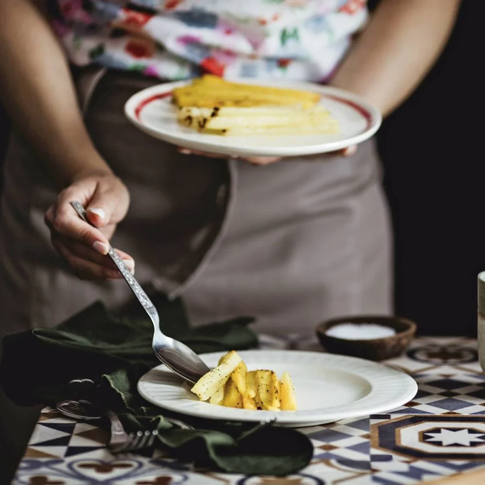 Métodos tradicionales para calentar comida antes del microondas