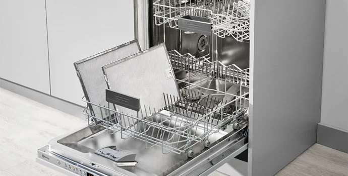 Colocación de cubiertos en la bandeja del lavavajillas Balay: ¡Optimiza su eficiencia!