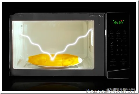 Qué ocurre al calentar queso en el microondas