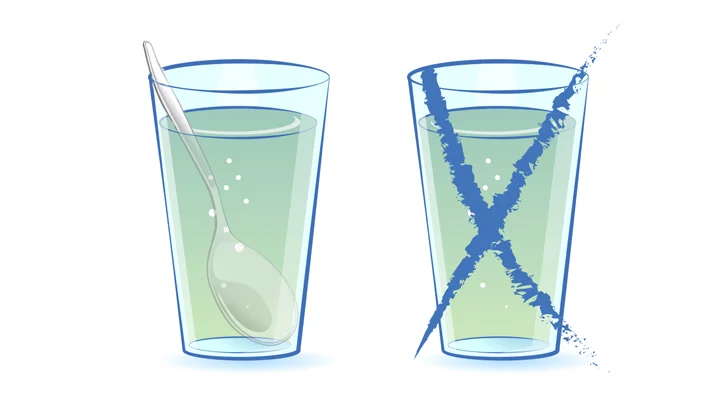 Qué vasos no meter al microondas