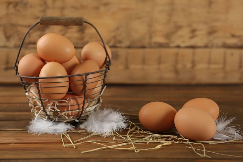 Huevos: ¿mejor en la nevera o fuera?