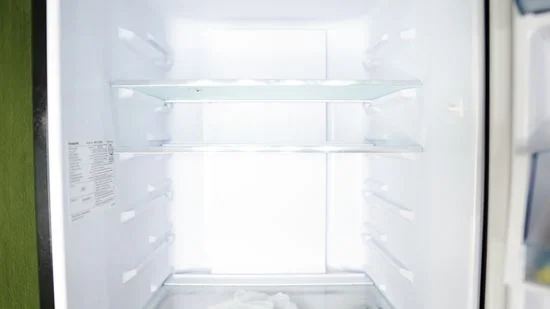 Métodos efectivos para mover tu refrigerador y mantenerlo limpio