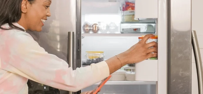 Razones comunes de un refrigerador sin enfriar ni congelar