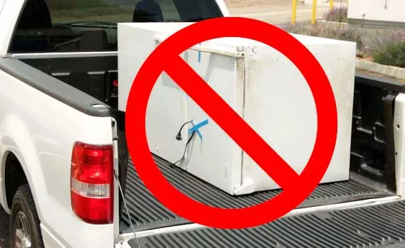 Peligros de transportar un refrigerador acostado