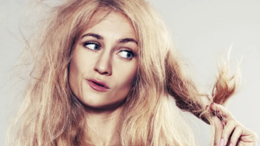 Plancha vs. secadora: ¿Qué daña más el cabello?