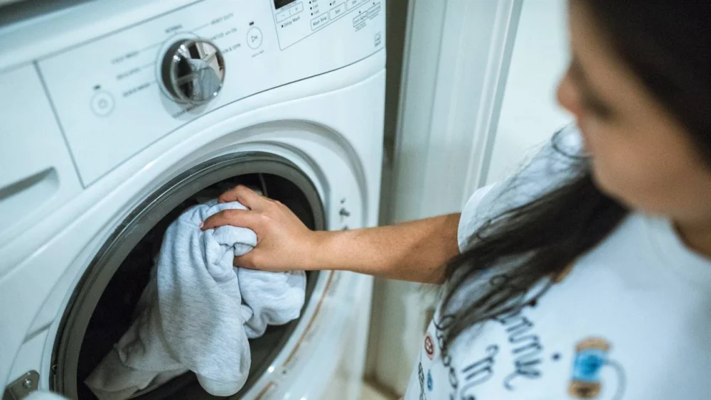 Secadora: Consecuencias de meter ropa mojada