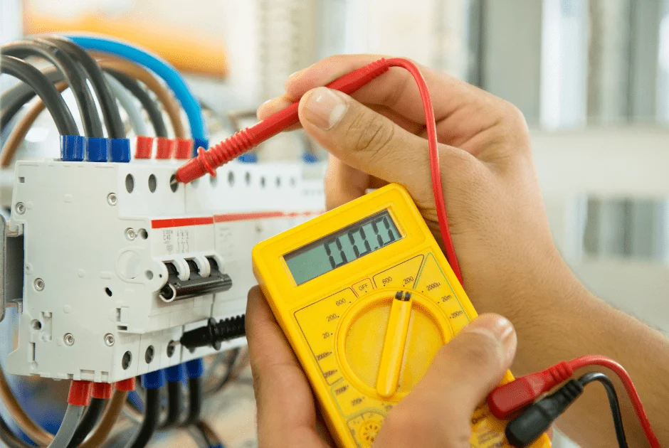 Por qué salta la luz con el termo: causas y soluciones eficientes