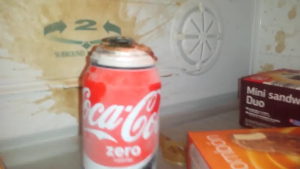 Qué sucede al dejar una lata de coca en el congelador
