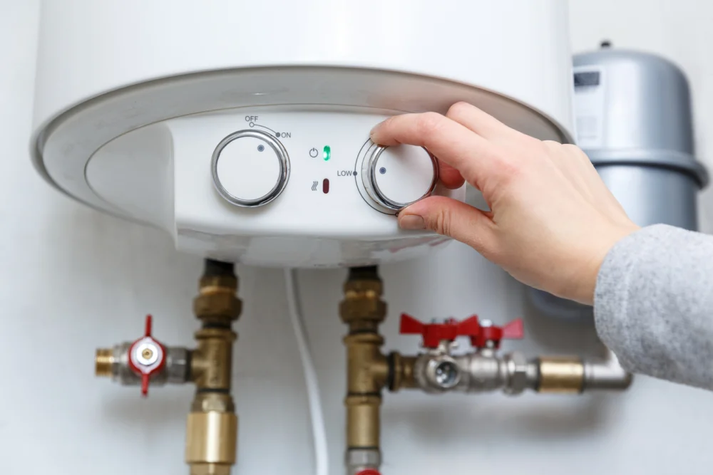 Termo eléctrico gotea por la válvula de seguridad: cuándo es normal y cuándo revisarlo