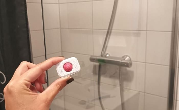Cómo utilizar pastillas lavavajillas en la ducha de baño